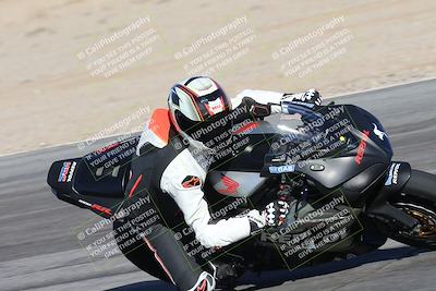 media/Dec-01-2025-Moto Forza (Mon) [[2daa91e15f]]/2-Intermediate Group/Session 4 Turn 9/